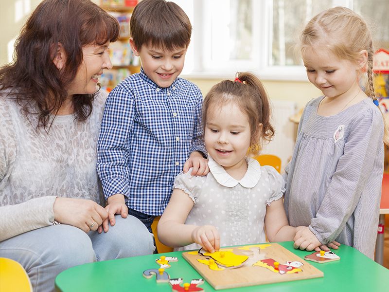 Caregiver with Kids 4 Caregiver with Kids 4